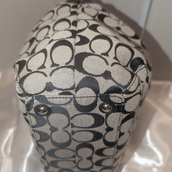 Coach Black and Gray Shoulder Bag with Signature Pattern - Picture 9 of 12